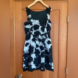 Abstract Black and White Kensie Dress